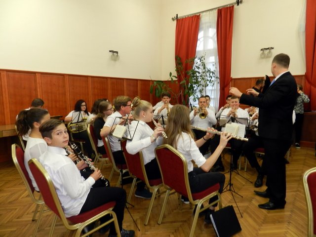 56-ra emlékeztünk 19